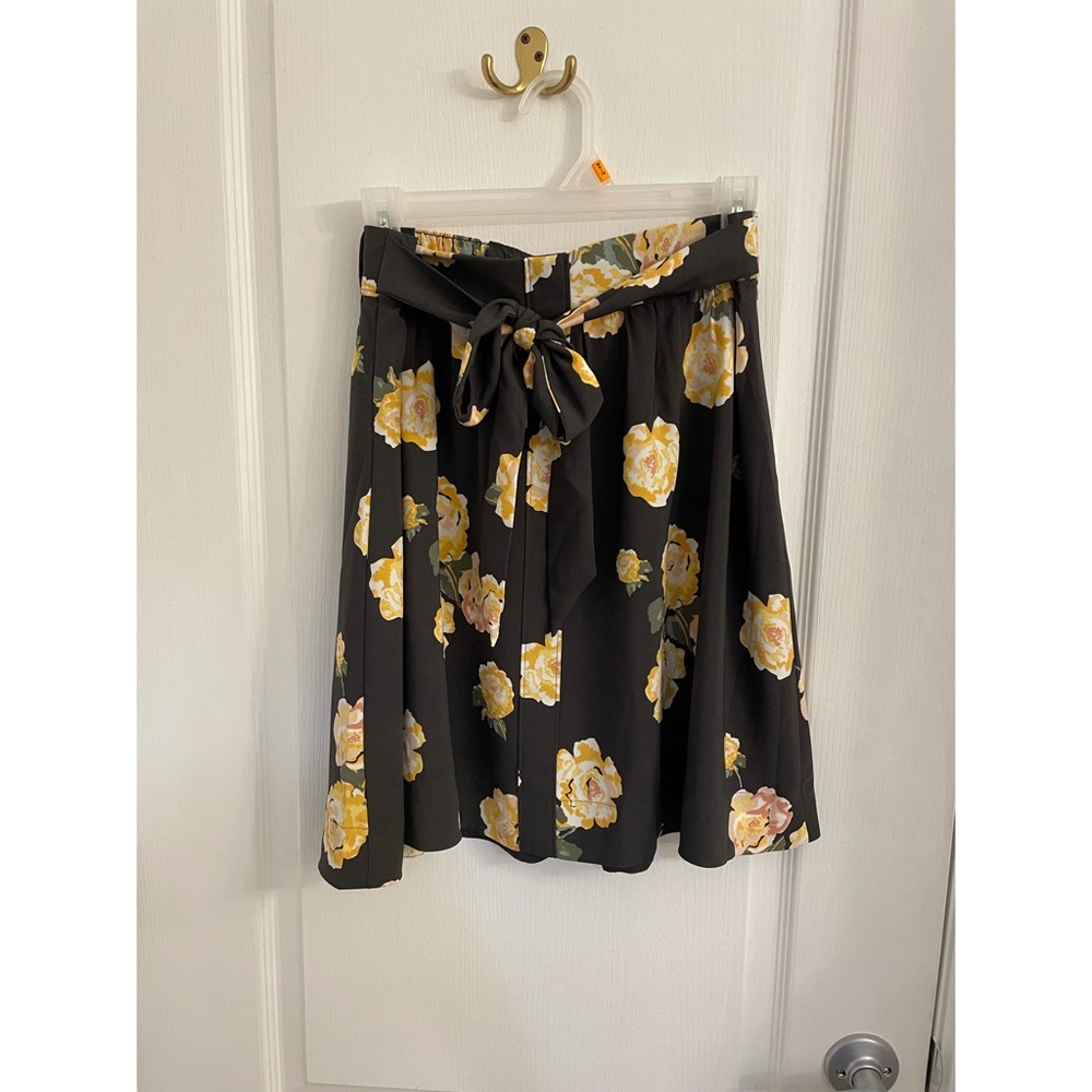 Tie waist floral mini skirt